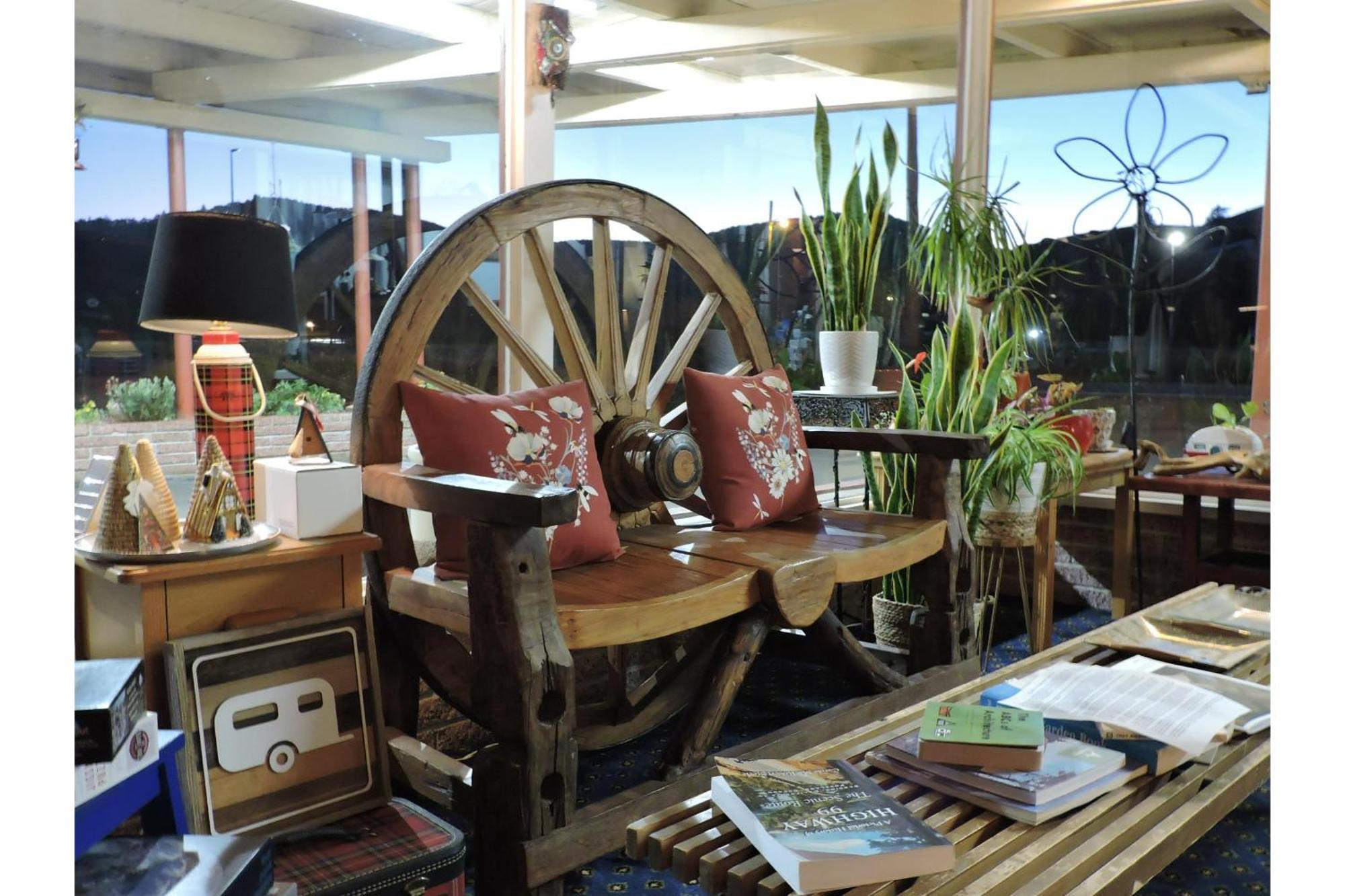 The Ranch By Oyo I-5 Hotel Oakland