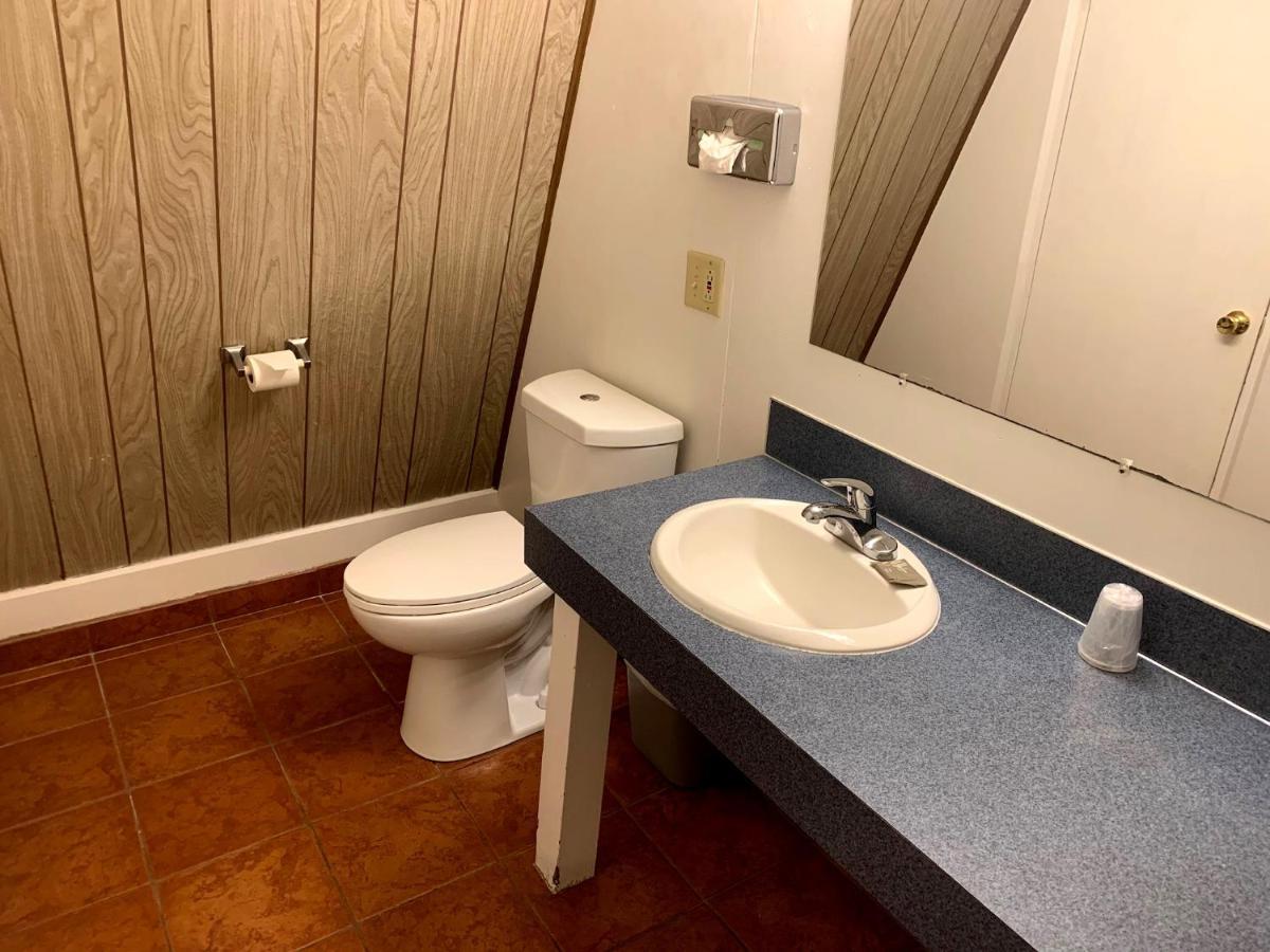 The Ranch By Oyo I-5 Hotel Oakland